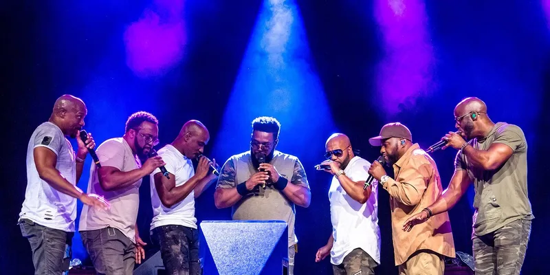 Naturally 7: Sieben Stimmen in der Glocke